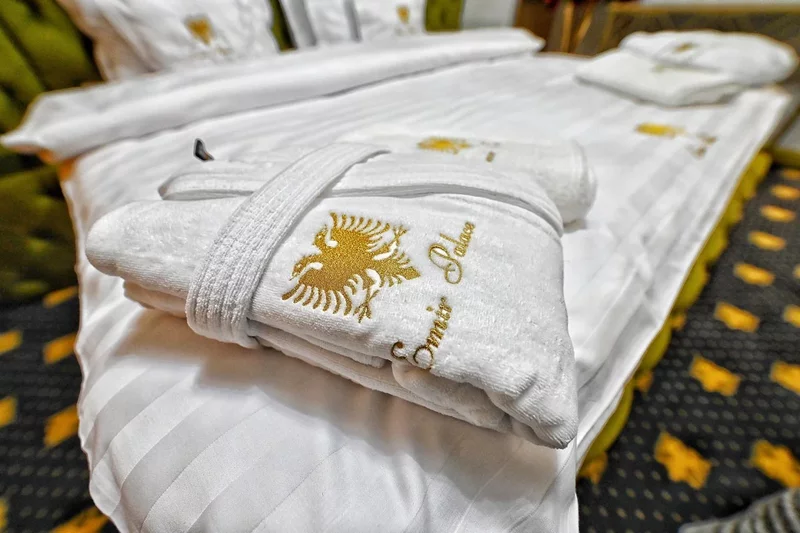 Popesti Leordeni, Hotel Emir Palace,